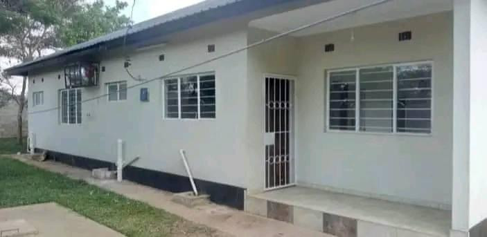 3-bedroom-house-for-rent-in-makeni-big-0