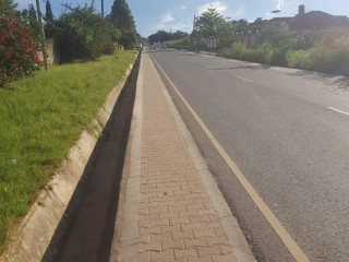 plots-for-sale-in-ibex-hill-road-frontage