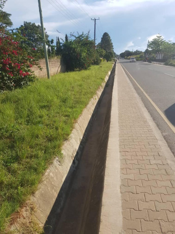 plots-for-sale-in-ibex-hill-road-frontage-big-1