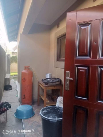3-bedroom-flat-for-rent-in-meanwood-kwamwena-big-4