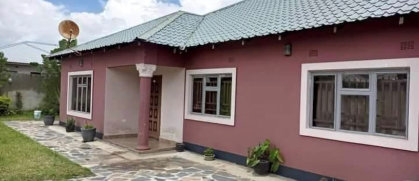 3-bedroom-house-for-sale-in-meanwood-kwamwena-big-1