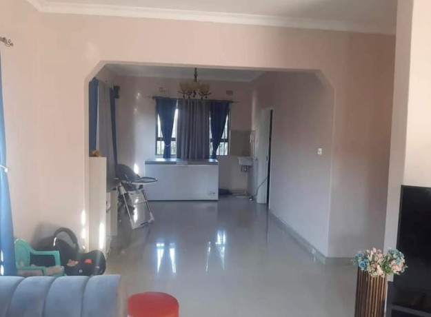 3-bedroom-house-for-sale-in-meanwood-kwamwena-big-1