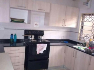 2-bedroom-flat-for-rent-in-meanwood-kwamwena