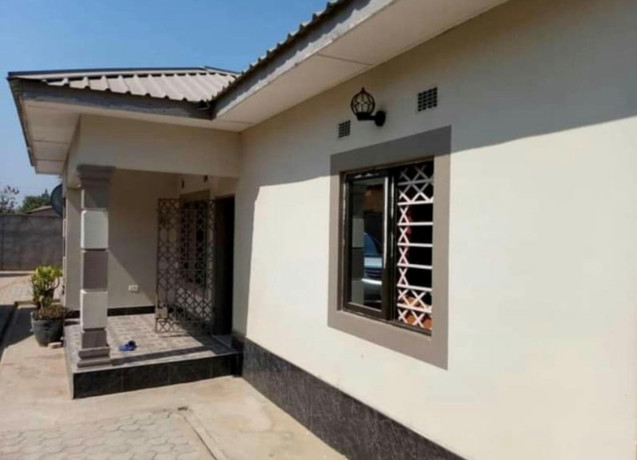 2-bedroom-flat-for-rent-in-meanwood-kwamwena-big-3
