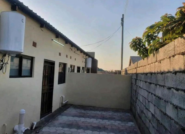 2-bedroom-flat-for-rent-in-meanwood-kwamwena-big-3