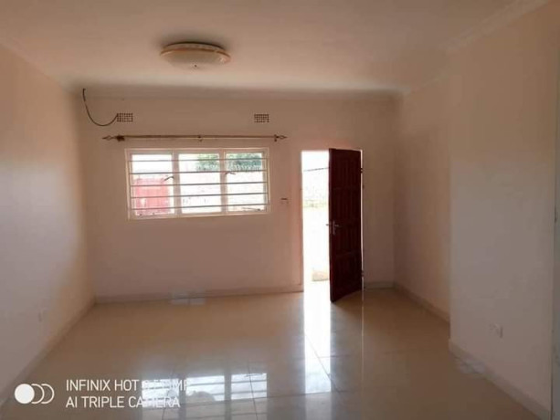 2-bedroom-house-for-rent-in-chalala-big-3