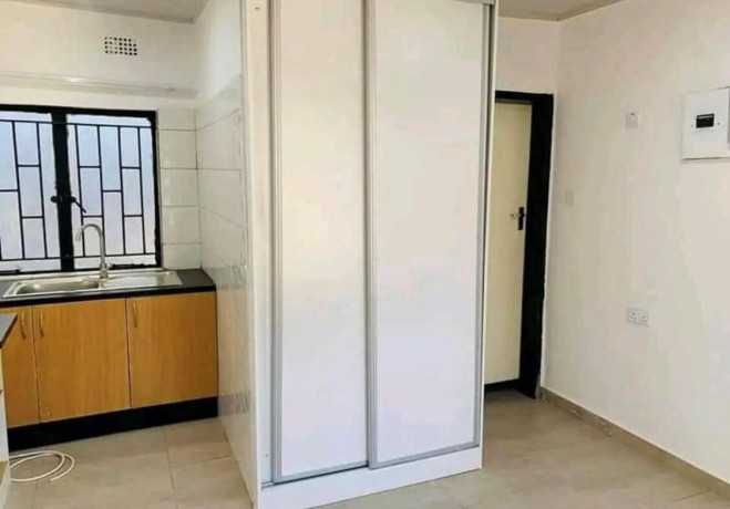 neat-and-modern-bedsitter-for-rent-in-longacres-lusaka-zambia-big-2