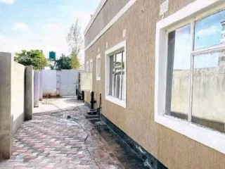 3-bedroom-flat-for-rent-in-chalala