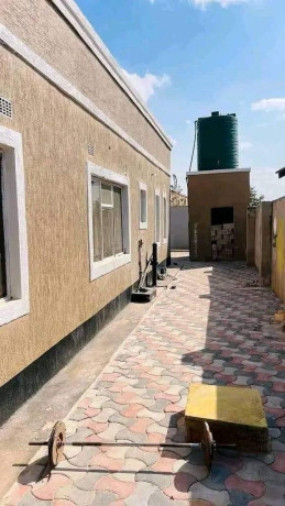 3-bedroom-flat-for-rent-in-chalala-big-1