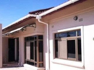 3-bedroom-flat-for-rent-in-meanwood-ndeke