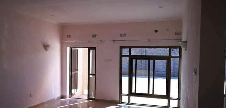 3-bedroom-flat-for-rent-in-meanwood-ndeke-big-9