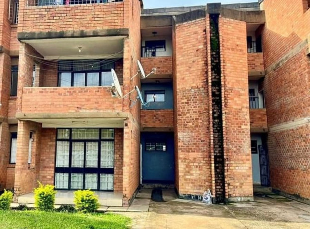 3-bedroom-flat-for-sale-in-longacres-big-0