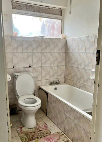 3-bedroom-flat-for-sale-in-longacres-big-2