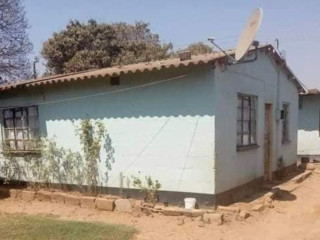 spacious-2-bedroom-house-for-sale-in-libala