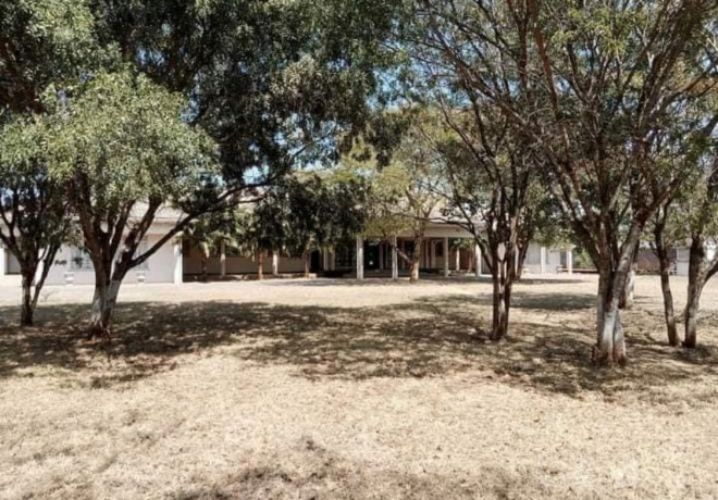 8-bedroom-house-for-sale-in-woodlands-big-4