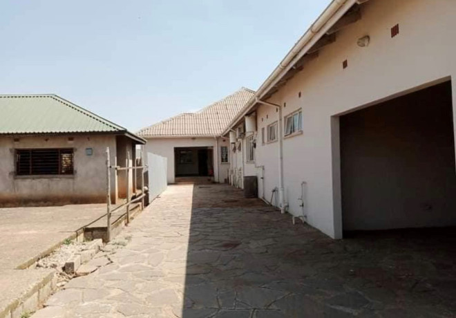 8-bedroom-house-for-sale-in-woodlands-big-2