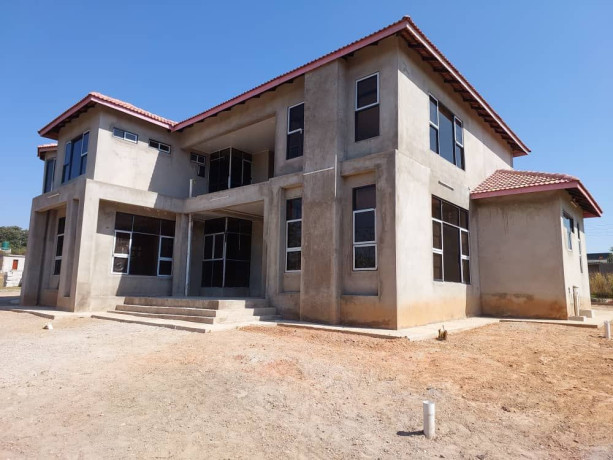 4-bedroom-double-storey-house-in-state-lodge-with-road-frontage-big-5