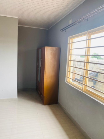 modern-two-bedroomed-semi-detached-house-big-2