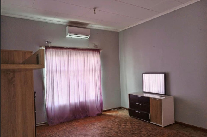 4-bedroom-house-for-sale-in-ibex-hill-big-5