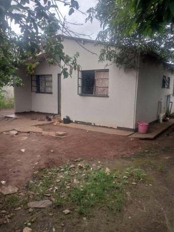 2-bedroom-stand-alone-for-sale-in-chilenje-south-big-4