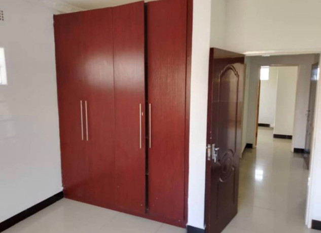 3-bedroom-flat-for-rent-in-meanwood-chamba-valley-big-2