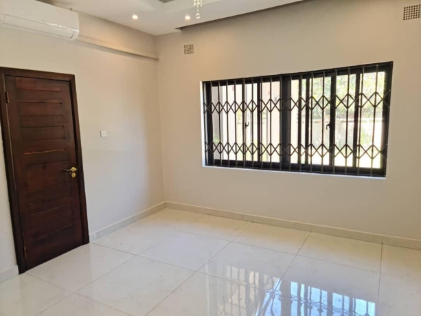 4-bedroom-house-for-rent-in-woodlands-big-3