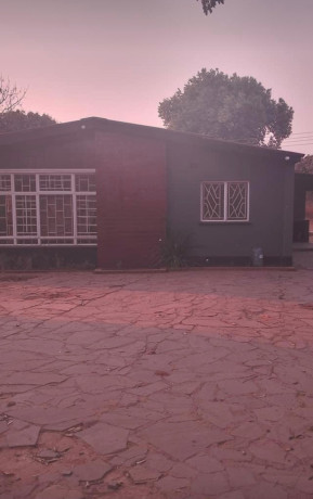 3-bedroom-house-for-rent-in-avondale-big-0