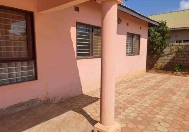 3-bedroom-flat-for-rent-in-chalala-big-3