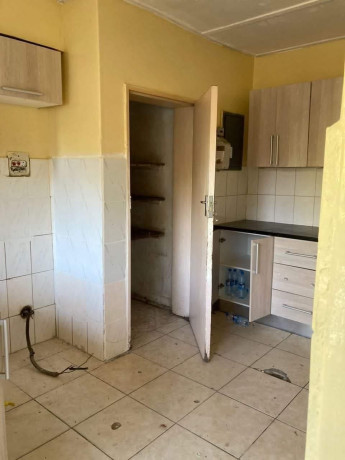 3-bedroom-flat-for-rent-in-rhodespark-big-2