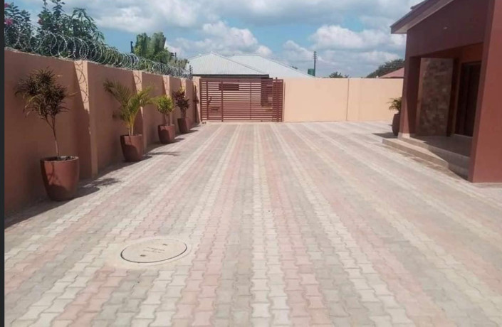 2-bedroom-flat-for-rent-in-chamba-valley-big-5