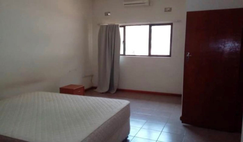 3-bedroom-apartment-for-rent-in-longacres-big-2