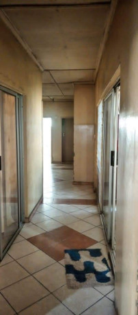 4-bedroom-flat-for-sale-in-chalala-big-5