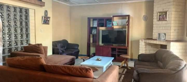 4-bedroom-flat-for-sale-in-chalala-big-4