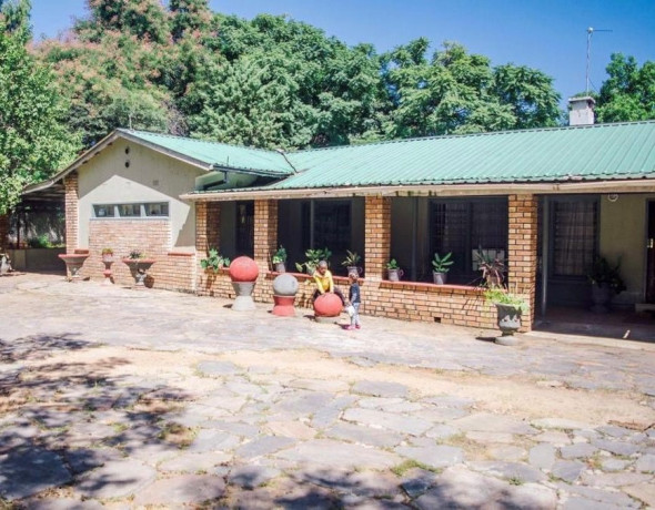 5-bedroom-house-for-sale-in-independence-avenue-big-0