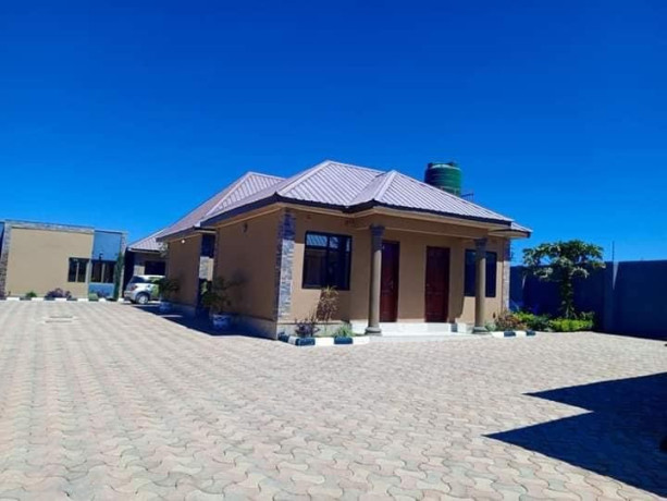 lodge-for-sale-in-shantumbu-big-6