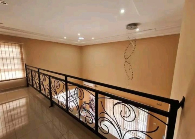 office-space-for-sale-in-rhodespark-big-4