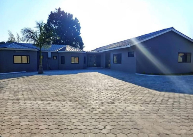 office-space-for-rent-in-longacres-big-0