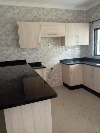 2-bedroom-flat-for-rent-in-ibex-meanwood-big-3