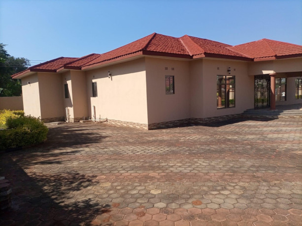 4-bedroom-house-for-sale-in-ibex-meanwood-big-7