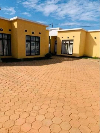 33-bedroom-flats-for-sale-in-ibex-meanwood-big-1