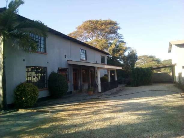 neat-and-spacious-3-bedroom-double-storey-flat-for-rent-in-lilayi-big-5