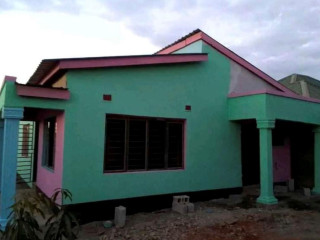 2-bedroom-house-for-sale-in-6-miles