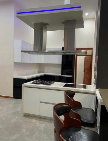 beautiful-5-bedroom-house-for-sale-in-roma-park-big-8