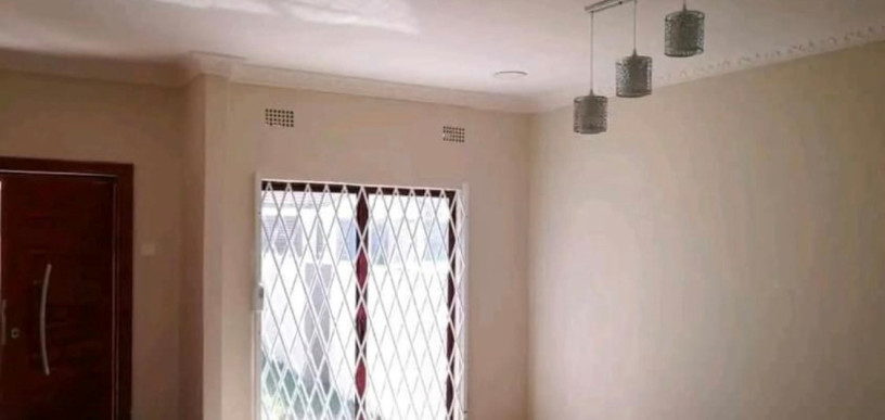 3-bedroom-flat-for-rent-in-kabulonga-big-4