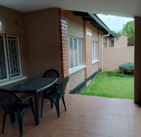 3-bedroom-flat-for-rent-in-kabulonga-big-6