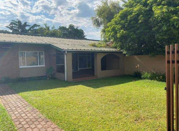 3-bedroom-flat-for-rent-in-kabulonga-big-2