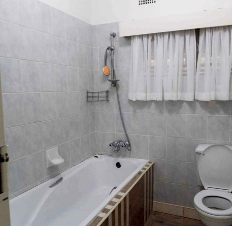 3-bedroom-flat-for-rent-in-kabulonga-big-9