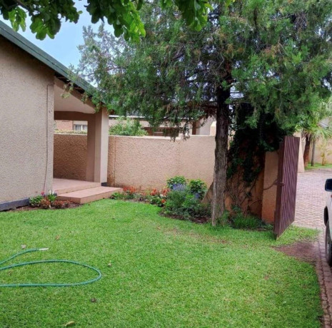 3-bedroom-flat-for-rent-in-kabulonga-big-5