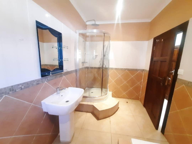 4-bedroom-house-for-sale-in-kabulonga-big-3