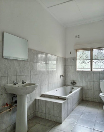 4-bedroom-house-for-sale-in-kabulonga-big-9